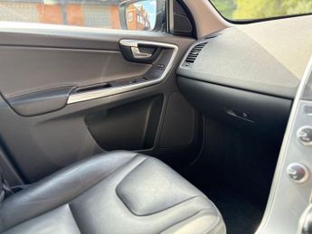 VOLVO XC60 2.4 D5 SE Lux Nav SUV 5dr Diesel Auto AWD Euro 6 (s/s) (220 ps)