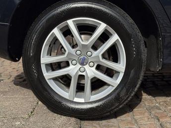 VOLVO XC60 2.4 D5 SE Lux Nav SUV 5dr Diesel Auto AWD Euro 6 (s/s) (220 ps)
