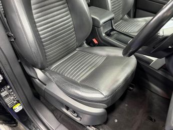 LAND ROVER DISCOVERY SPORT 2.0 Si4 HSE Luxury 7 Seater SUV 5dr Petrol Auto 4WD Euro 6 (s/s)