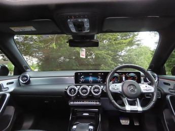 MERCEDES-BENZ A-CLASS 2.0 A35 AMG (Premium Plus) Hatchback 5dr Petrol SpdS DCT 4MATIC 
