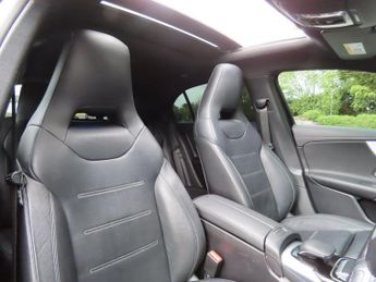 MERCEDES-BENZ A-CLASS 2.0 A35 AMG (Premium Plus) Hatchback 5dr Petrol SpdS DCT 4MATIC 