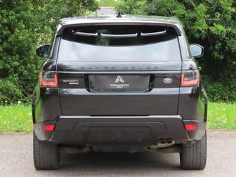 LAND ROVER RANGE ROVER SPORT 2.0 SD4 HSE SUV 5dr Diesel Auto 4WD Euro 6 (s/s) (240 ps)