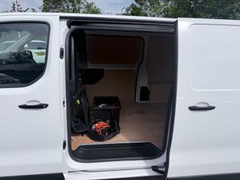 TOYOTA PROACE White 50kWh Icon electric panel van, 8,300 miles, Automatic, Tou