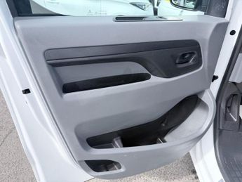 TOYOTA PROACE White 50kWh Icon electric panel van, 8,300 miles, Automatic, Tou
