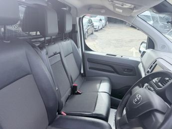 TOYOTA PROACE White 50kWh Icon electric panel van, 7,800 miles, Automatic, Tou