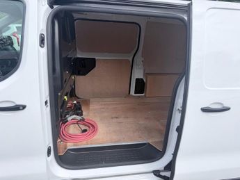 TOYOTA PROACE White 50kWh Icon electric panel van, 7,800 miles, Automatic, Tou