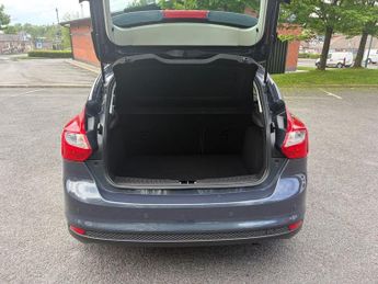 FORD FOCUS 1.6 Zetec Hatchback 5dr Petrol Powershift Euro 5 (125 ps)