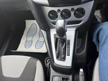 FORD FOCUS 1.6 Zetec Hatchback 5dr Petrol Powershift Euro 5 (125 ps)