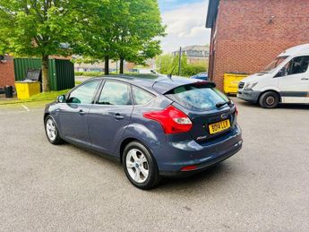 FORD FOCUS 1.6 Zetec Hatchback 5dr Petrol Powershift Euro 5 (125 ps)