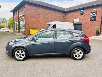 FORD FOCUS 1.6 Zetec Hatchback 5dr Petrol Powershift Euro 5 (125 ps)
