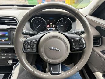 JAGUAR XE 2.0d Portfolio Saloon 4dr Diesel Auto Euro 6 (s/s) (180 ps)