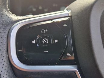 VOLVO V90 2.0 T4 GPF R-Design Estate 5dr Petrol Auto Euro 6 (s/s) (190 ps)
