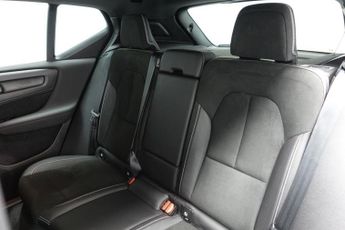 VOLVO XC40 2.0 T5 R-Design SUV 5dr Petrol Auto AWD Euro 6 (s/s) (247 ps)