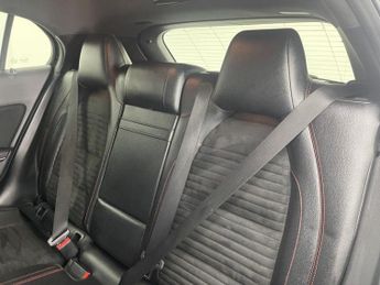 MERCEDES-BENZ GLA 2.1 GLA220d AMG Line (Executive) SUV 5dr Diesel 7G-DCT 4MATIC Eu