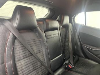MERCEDES-BENZ GLA 2.1 GLA220d AMG Line (Executive) SUV 5dr Diesel 7G-DCT 4MATIC Eu