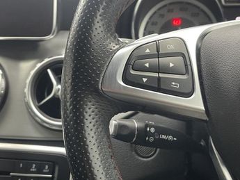 MERCEDES-BENZ GLA 2.1 GLA220d AMG Line (Executive) SUV 5dr Diesel 7G-DCT 4MATIC Eu