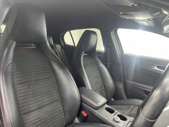 MERCEDES-BENZ GLA 2.1 GLA220d AMG Line (Executive) SUV 5dr Diesel 7G-DCT 4MATIC Eu