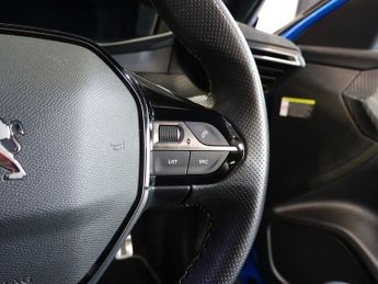 PEUGEOT E-2008 50kWh GT Premium SUV 5dr Electric Auto (136 ps)