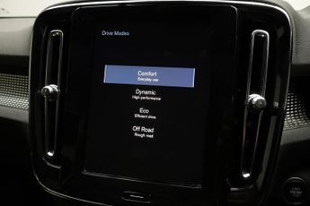 VOLVO XC40 2.0 T4 R-Design Pro SUV 5dr Petrol Auto Euro 6 (s/s) (190 ps)