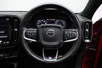VOLVO XC40 2.0 T4 R-Design Pro SUV 5dr Petrol Auto Euro 6 (s/s) (190 ps)