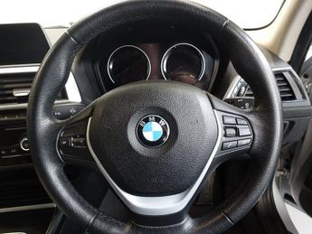 BMW 1 SERIES 1.5 118i SE Hatchback 5dr Petrol Auto Euro 6 (s/s) (136 ps)