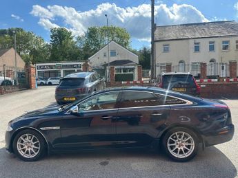 JAGUAR XJ 3.0d V6 Portfolio Saloon 4dr Diesel Auto Euro 5 (275 ps)