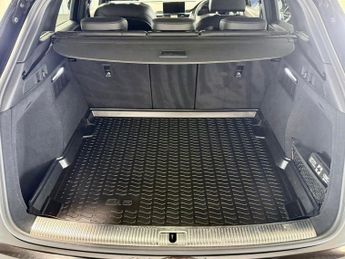 AUDI Q5 2.0 TDI 40 S line SUV 5dr Diesel S Tronic quattro Euro 6 (s/s) (