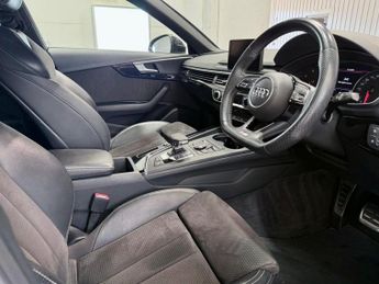 AUDI A4 2.0 TDI 35 Black Edition Saloon 4dr Diesel S Tronic Euro 6 (s/s)