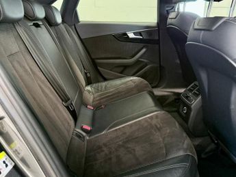 AUDI A4 2.0 TDI 35 Black Edition Saloon 4dr Diesel S Tronic Euro 6 (s/s)
