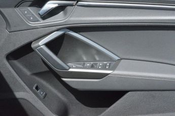 AUDI Q3 1.5 TFSI CoD 35 Black Edition SUV 5dr Petrol Manual Euro 6 (s/s)