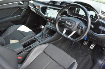 AUDI Q3 1.5 TFSI CoD 35 Black Edition SUV 5dr Petrol Manual Euro 6 (s/s)