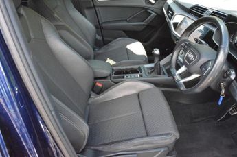 AUDI Q3 1.5 TFSI CoD 35 Black Edition SUV 5dr Petrol Manual Euro 6 (s/s)