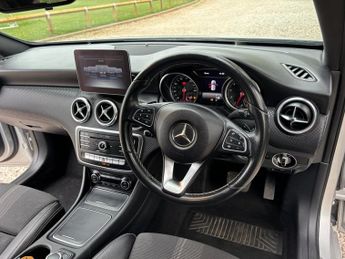 MERCEDES-BENZ A-CLASS 1.6 A180 Sport Edition Hatchback 5dr Petrol 7G-DCT Euro 6 (s/s) 