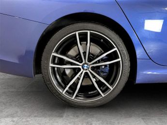 BMW 3 SERIES 2.0 330e 12kWh M Sport Saloon 4dr Petrol Plug-in Hybrid Auto Eur