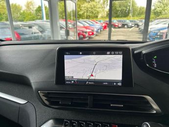PEUGEOT 5008 1.5 BlueHDi Allure SUV 5dr Diesel EAT Euro 6 (s/s) (130 ps) 1 FO