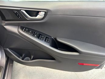 HYUNDAI IONIQ 1.6 h-GDi 8.9kWh Premium SE Hatchback 5dr Petrol Plug-in Hybrid 