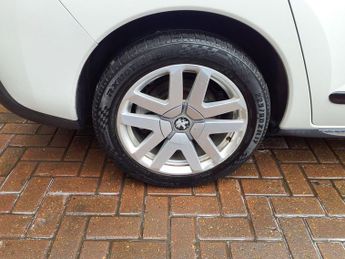 PEUGEOT 3008 2.0 h e-HDi SUV 5dr Diesel Hybrid EGC 4WD Euro 5 (s/s) (200 ps)