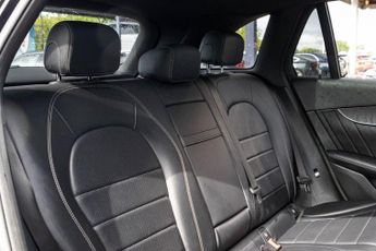 MERCEDES-BENZ GLC 2.1 GLC250d AMG Line (Premium Plus) SUV 5dr Diesel G-Tronic 4MAT