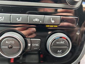 VOLKSWAGEN SCIROCCO 2.0 TDI BlueMotion Tech R-Line Black Edition Hatchback 3dr Diese