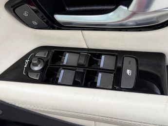 LAND ROVER RANGE ROVER EVOQUE 2.0 TD4 HSE Dynamic Lux SUV 5dr Diesel Auto 4WD Euro 6 (s/s) (18