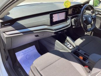 SKODA OCTAVIA 1.4 TSI iV 13kWh SE Technology Estate 5dr Petrol Plug-in Hybrid 