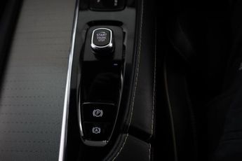 VOLVO XC90 2.0 B5 MHEV R-Design Pro Auto 4WD Euro 6 (s/s) 5dr