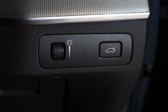 VOLVO XC90 2.0 B5 MHEV R-Design Pro Auto 4WD Euro 6 (s/s) 5dr