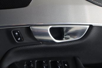 VOLVO XC90 2.0 B5 MHEV R-Design Pro Auto 4WD Euro 6 (s/s) 5dr