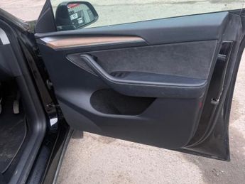 TESLA MODEL Y (Dual Motor) Long Range SUV 5dr Electric Auto 4WDE (384 bhp)