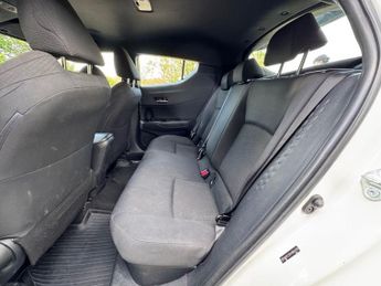 TOYOTA C-HR 1.8 VVT-h Icon SUV 5dr Petrol Hybrid CVT Euro 6 (s/s) (122 ps)