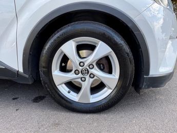 TOYOTA C-HR 1.8 VVT-h Icon SUV 5dr Petrol Hybrid CVT Euro 6 (s/s) (122 ps)