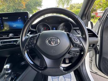 TOYOTA C-HR 1.8 VVT-h Icon SUV 5dr Petrol Hybrid CVT Euro 6 (s/s) (122 ps)