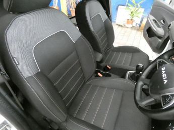 DACIA JOGGER 1.0 TCe Extreme SE MPV 5dr Petrol Manual Euro 6 (s/s) (110 ps)