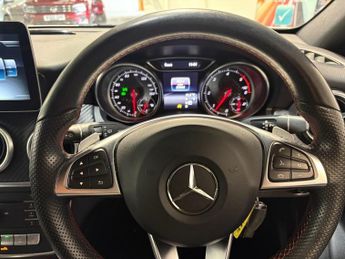 MERCEDES-BENZ A-CLASS 2.1 A220d AMG Line (Executive) Hatchback 5dr Diesel 7G-DCT Euro 